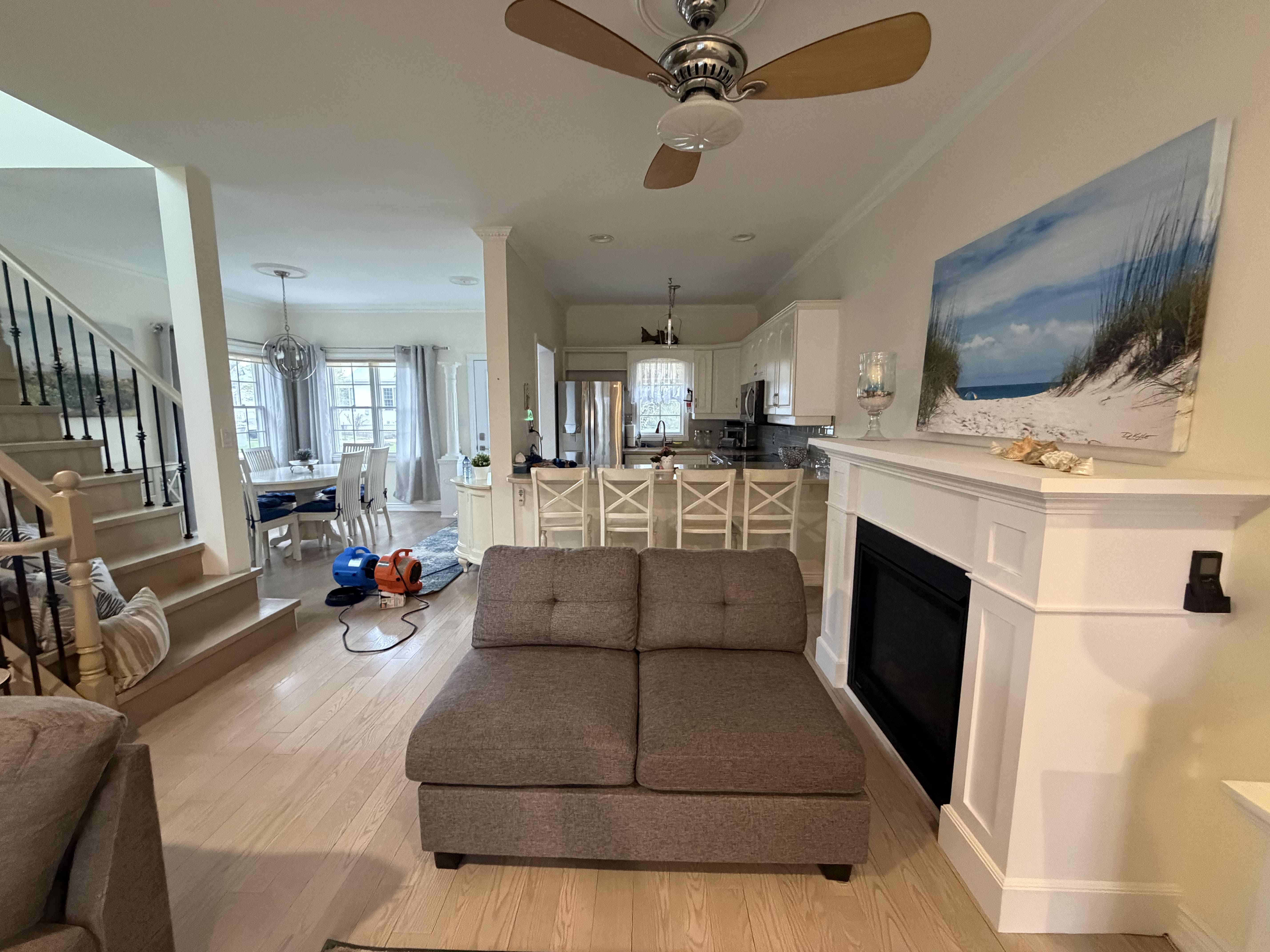 Before and after upholstery cleaning in Fort Erie by Cleanson
